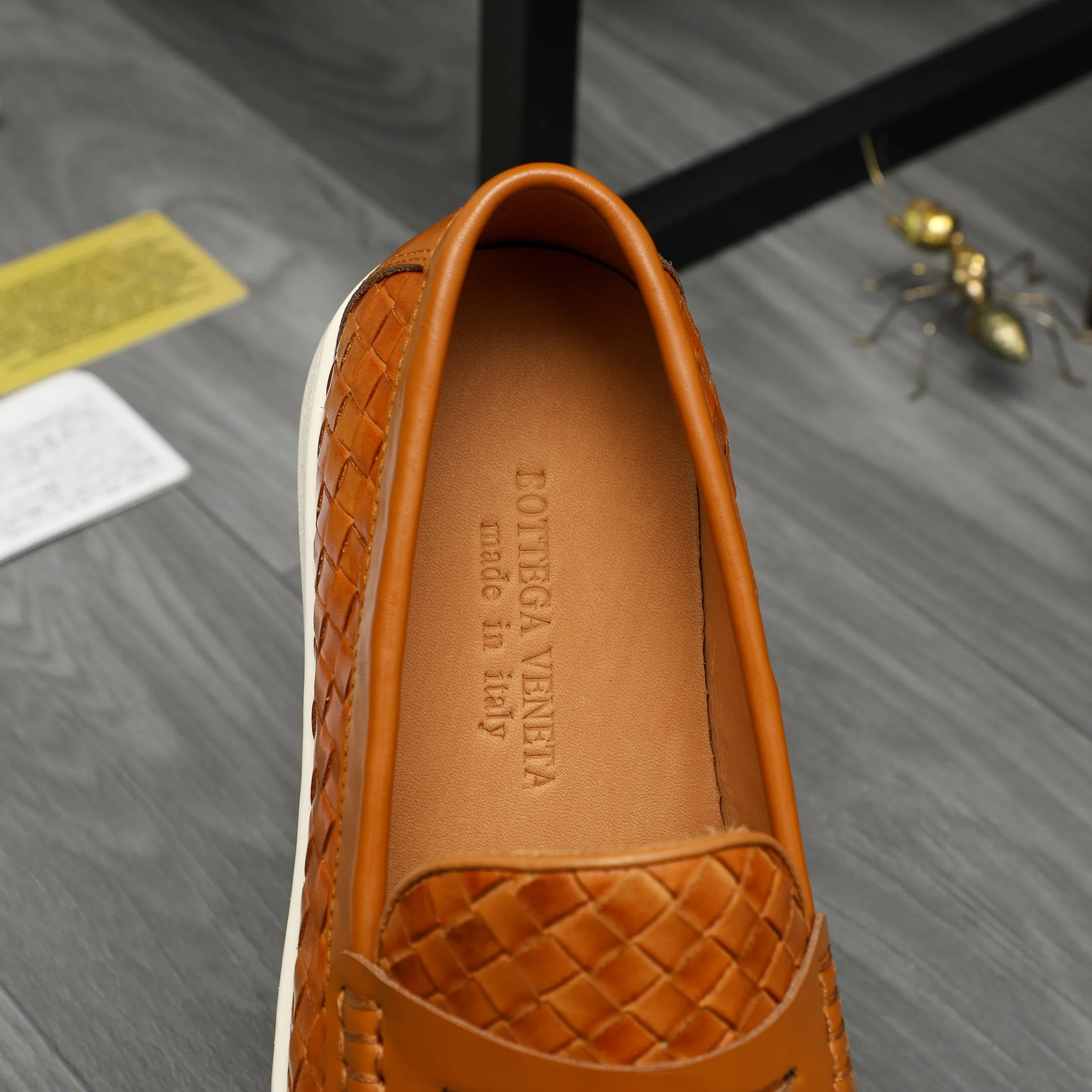 Men's shoes 💰500 Product trademark: BV "Bottega Veneta" woven slip-on casual men's shoes Regular size: 38-45 (custom-made 45 non-returnable) Product materials: Selected woven cowhide upper, cowhide lining, rubber outsole